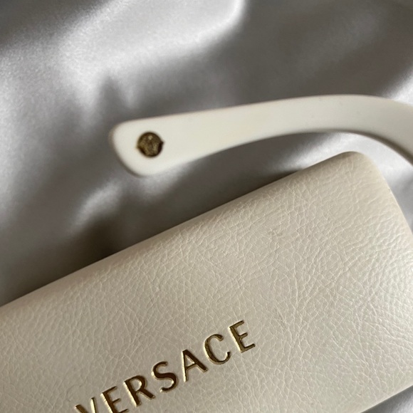VERSACE SUNGLASSES - Picture 2 of 5